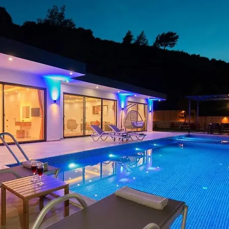 Villa Light River